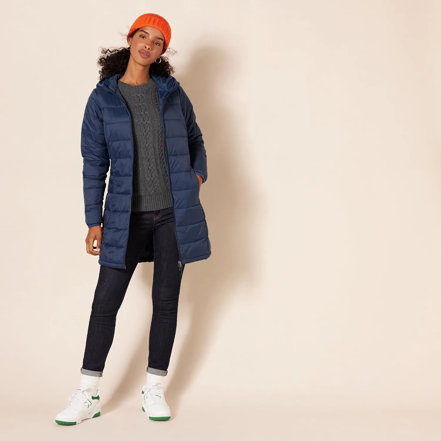 Amazon Essentials Women's Lightweight Water-Resistant Packable Hooded Puffer Coat (Available in Plus Size)