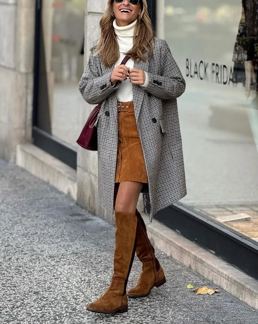 chouyatou Women's Elegant Plaid Long Wool Coat Double Breasted Lapel Wool Blend Trench Pea Coat with Pockets