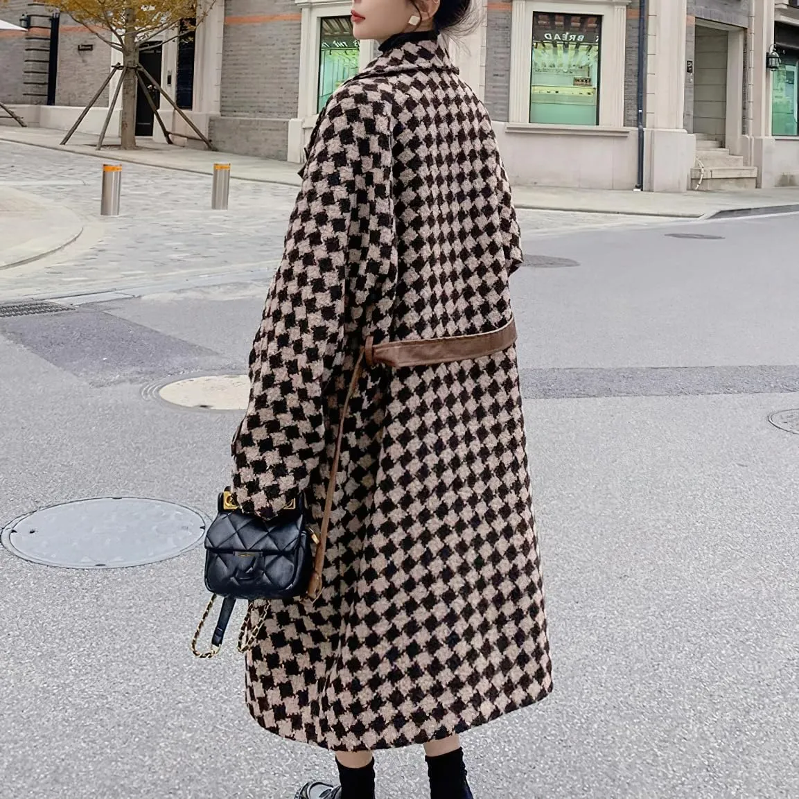 chouyatou Women's Winter Elegant Plaid Wool Blend Overcoat Lapel Vintage Mid Long Trench Coat with Belt