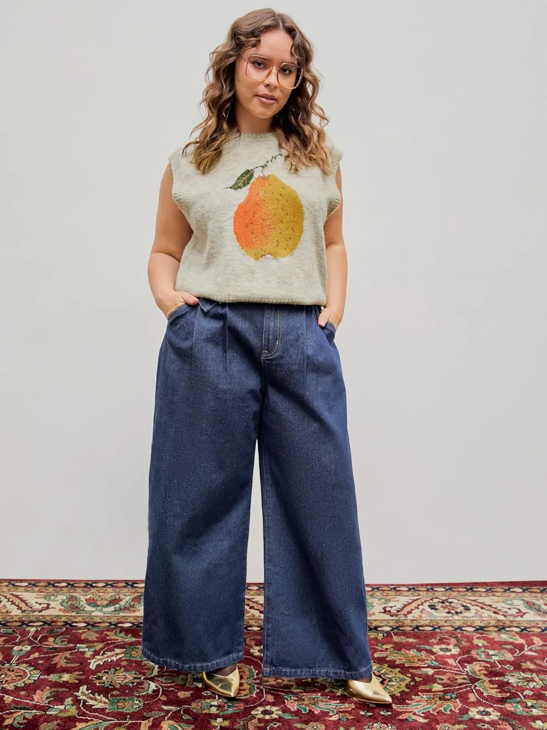 CIDER Knit Round Neckline Pear Graphic Wool-Blend Vest Curve & Plus