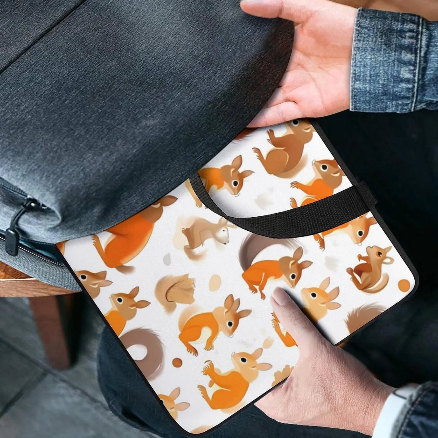 Cute Squirrels Laptop Bag Durable Laptop Sleeve Water-Resistant Notebook Bag for Computer Or Tablet