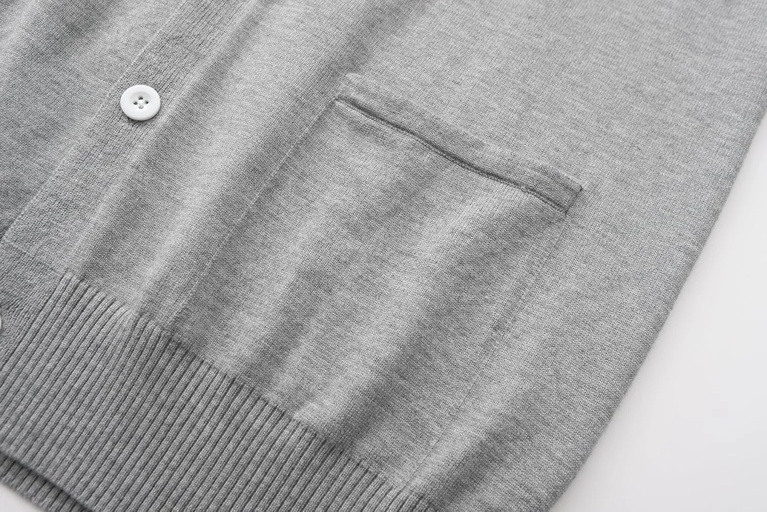 Men's Knit Cardigan Sweater Wool Blend Knit V Neck Buttons Cardigan with Pockets