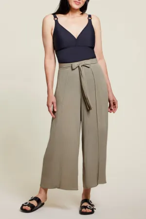 Pull-On Cover-Up Capri