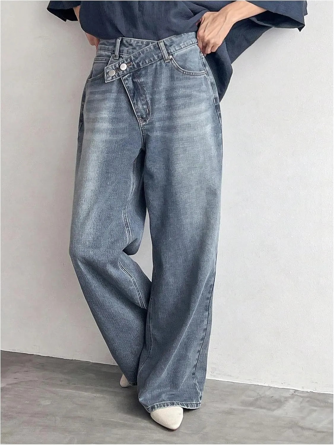 WDIRARA Women's Straight Leg Baggy Jeans Cross Waistband Mid Rise Denim Pants with Pockets