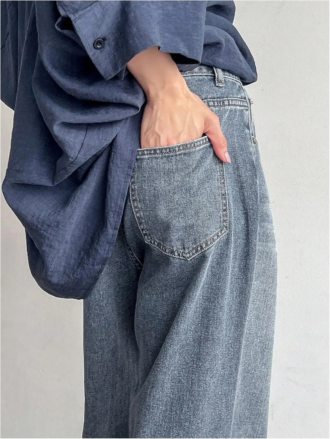 WDIRARA Women's Straight Leg Baggy Jeans Cross Waistband Mid Rise Denim Pants with Pockets
