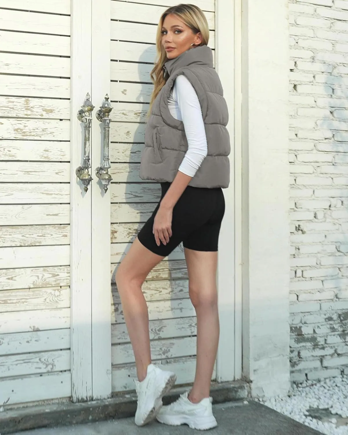 Women's Puffer Vest Lightweight Sleeveless Winter Outerwear Full Zipper Warm Padded Gilet Jacket Coat with Pockets